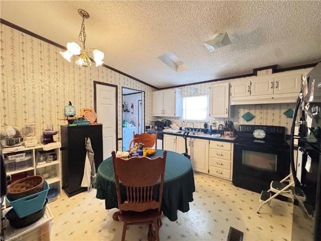 House for sale in Ronda, North Carolina