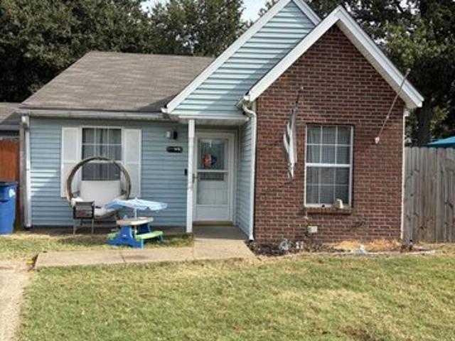 House for sale in Oak Creek Plantation, West Memphis