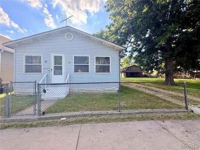 House for sale in East Saint Louis, Illinois