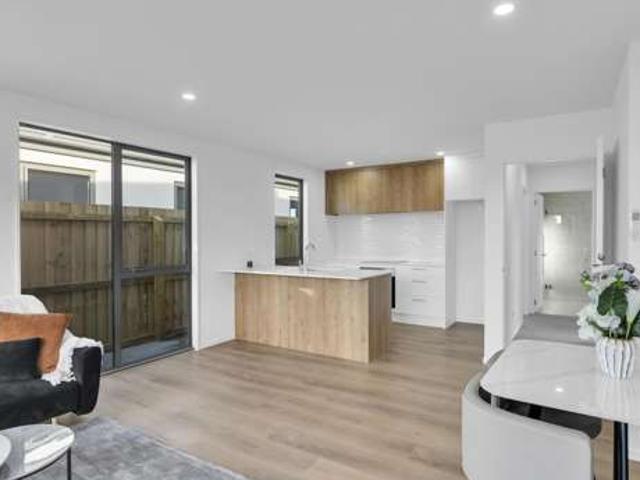 House for sale in Chaslands, Canterbury