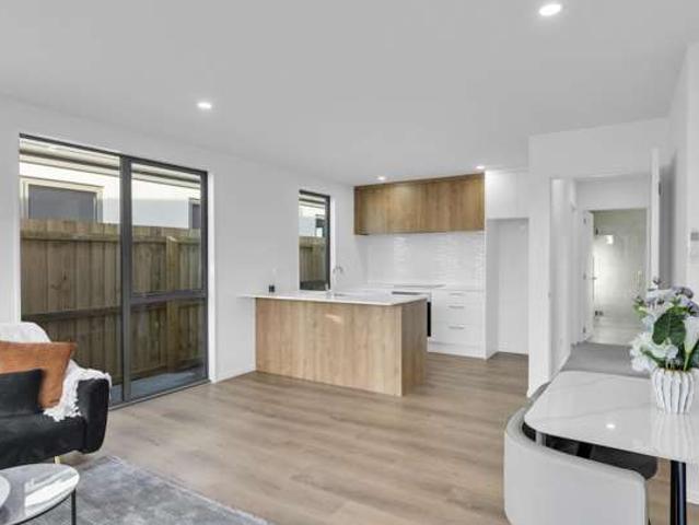 House for sale in Chaslands, Canterbury