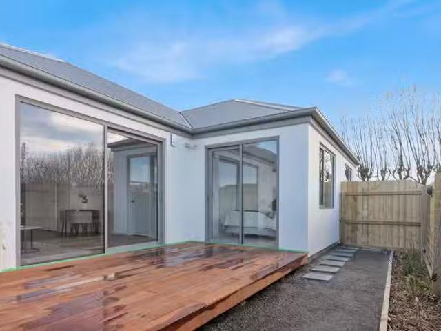 House for sale in Chaslands, Canterbury