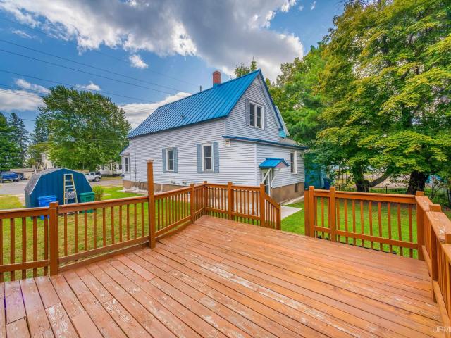 House for sale in Marquette, Marquette County