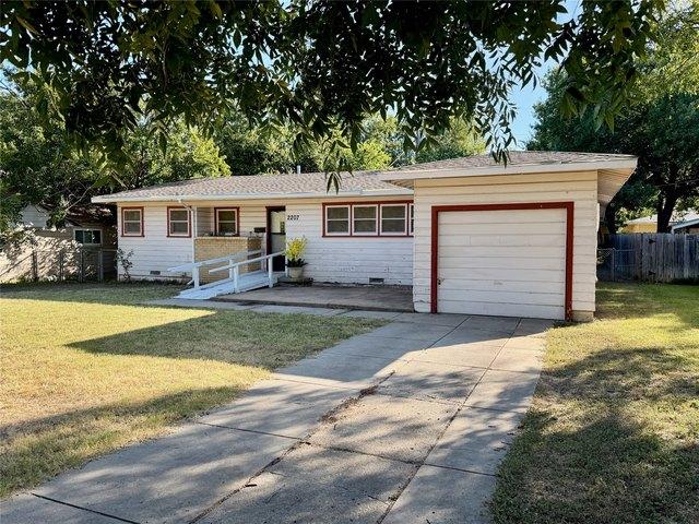 House for sale in Brownwood, Texas