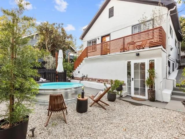 Townhouse for sale in Canoga Park, California