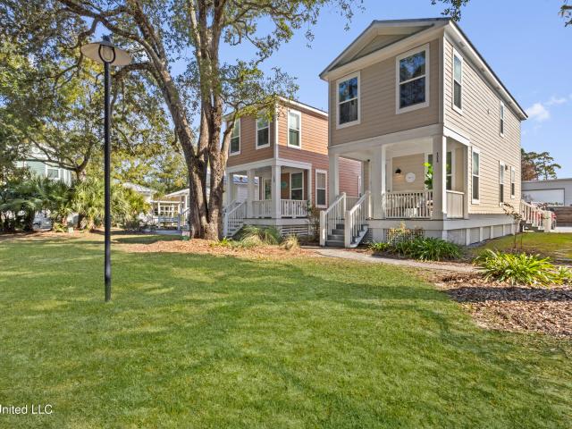 House for sale in Ocean Springs, Mississippi
