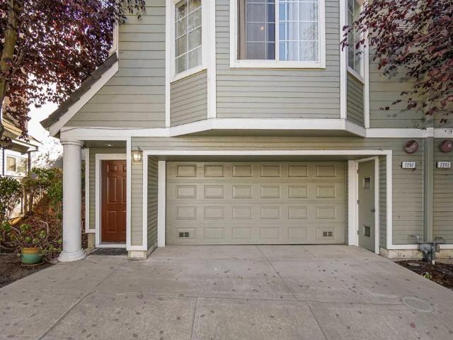 Townhouse for sale in Hayward, Alameda County