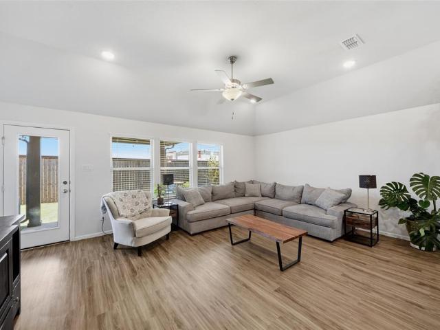 House for sale in Auburndale, Melissa