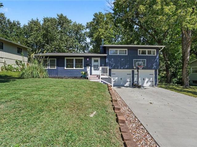 House for sale in Meadowbrooke Estates, Gladstone