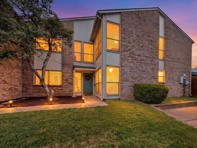 Townhouse for sale in Carrollton, Texas