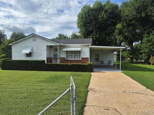 House for sale in Kennett, Missouri