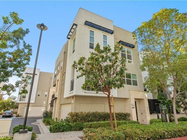 Condo for sale in Irvine Business Complex, Irvine