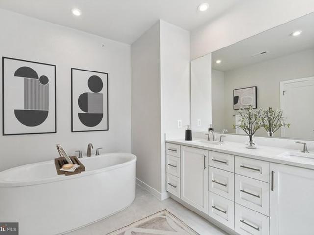 Condo for sale in Virginia