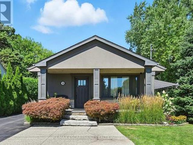 House for sale in Burlington, Golden Horseshoe