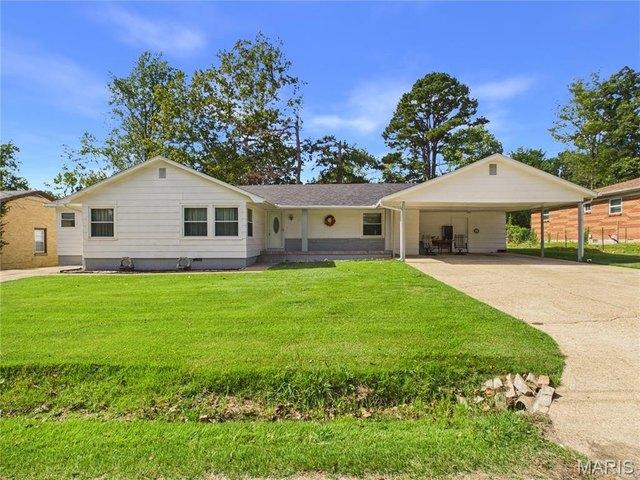 House for sale in Poplar Bluff, Butler County
