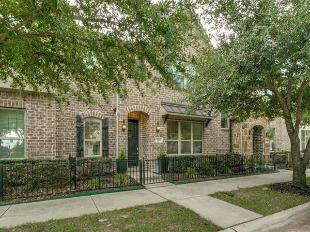Townhouse for sale in Denton, Texas