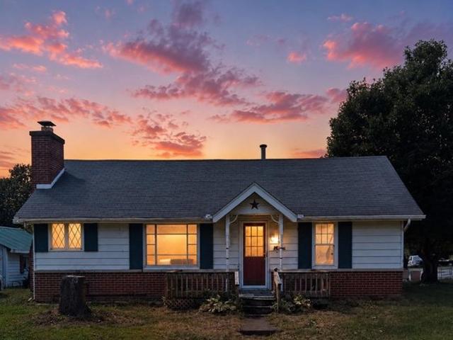 House for sale in Bloomfield, Indiana