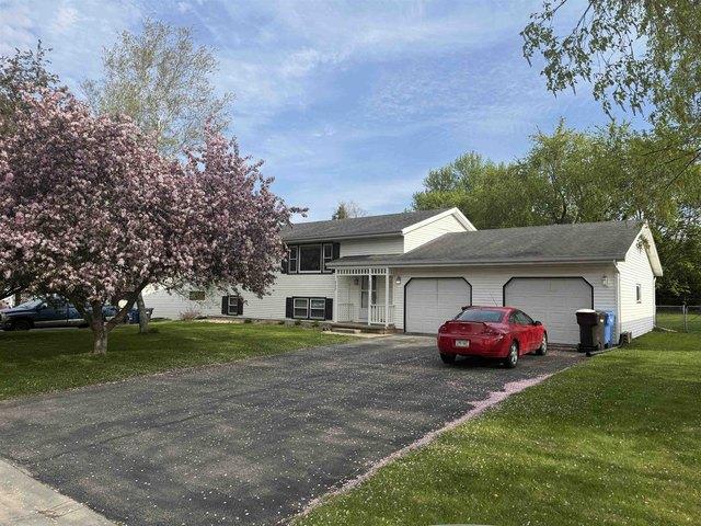 House for sale in Brooklyn, Wisconsin