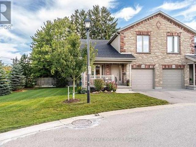 Townhouse for sale in Stratford, Ontario