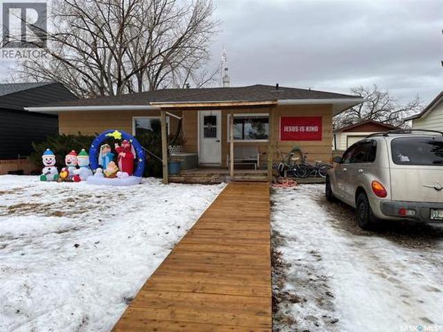 House for sale in Gravelbourg, Saskatchewan