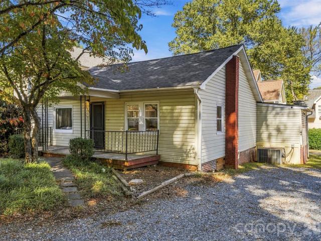House for sale in Downtown, Davidson
