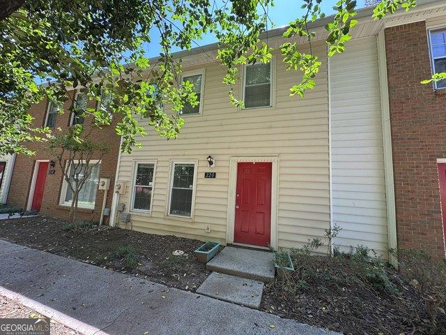 Townhouse for sale in Roswell, Georgia