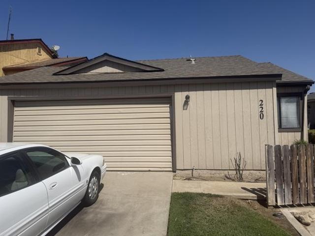 House for sale in Visalia, Tulare County