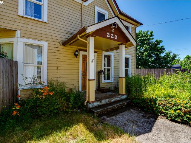 House for sale in Lowell, Lane County