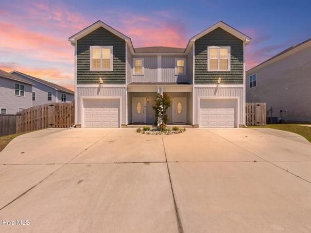 Townhouse for sale in Holly Ridge, North Carolina