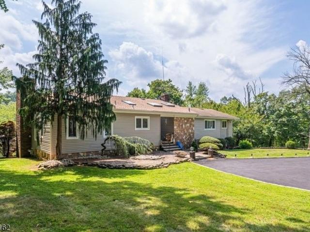 House for sale in Berkeley Heights, New Jersey
