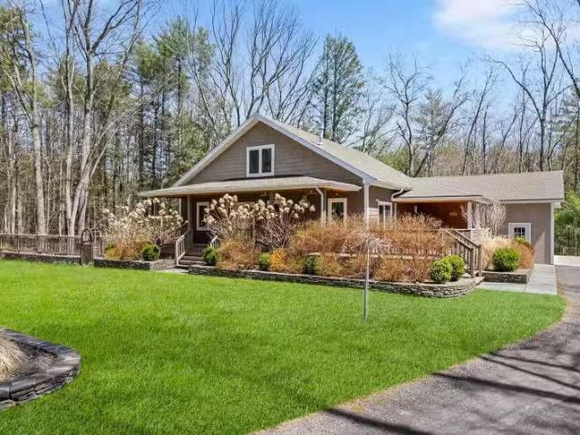 House for sale in Kingston