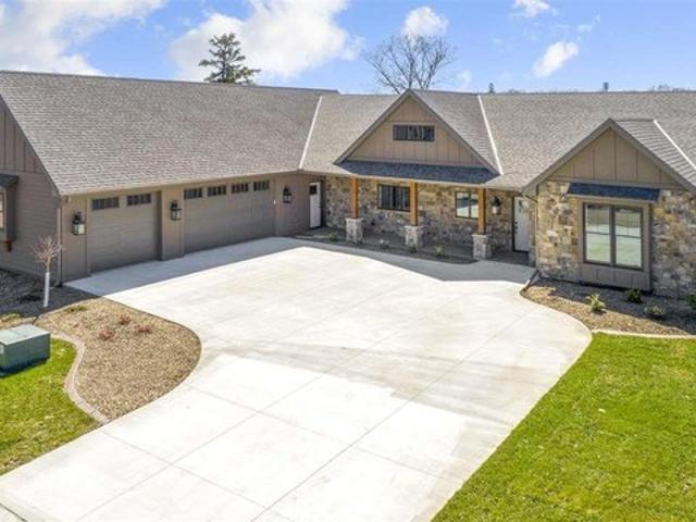 House for sale in Lake Crystal, Minnesota