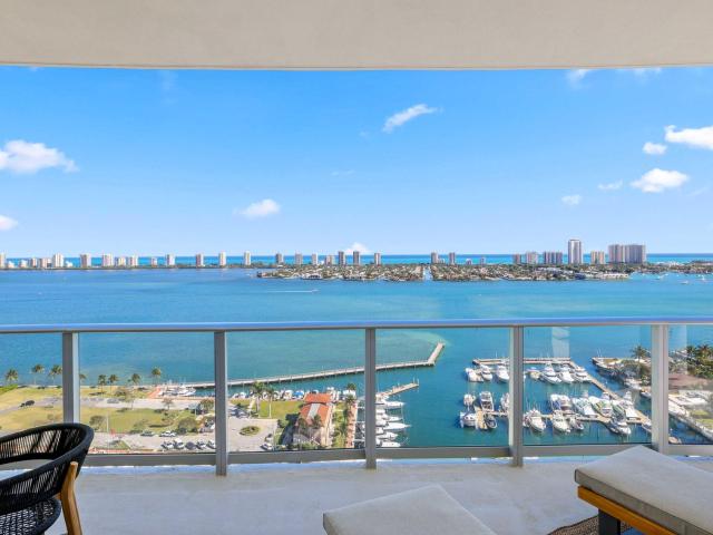 Condo for sale in Lake Park, Florida