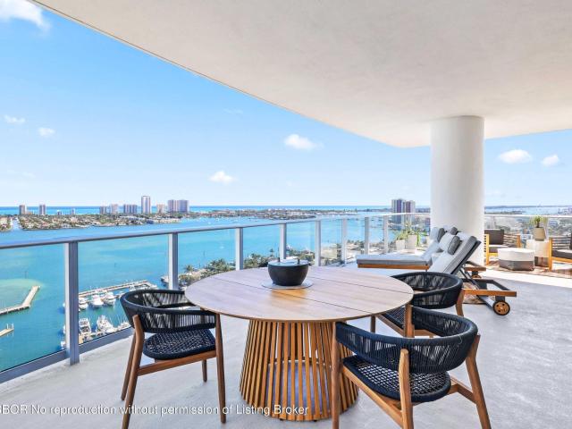 Condo for sale in Lake Park, Florida
