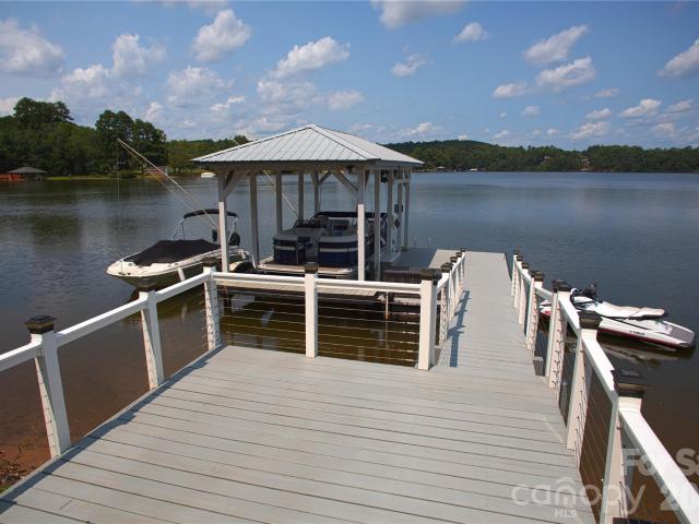 House for sale in Hiddenite, North Carolina