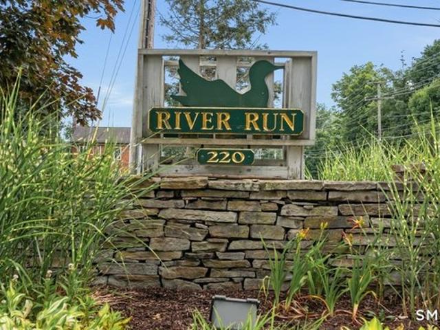 Townhouse for sale in New Hartford, Connecticut
