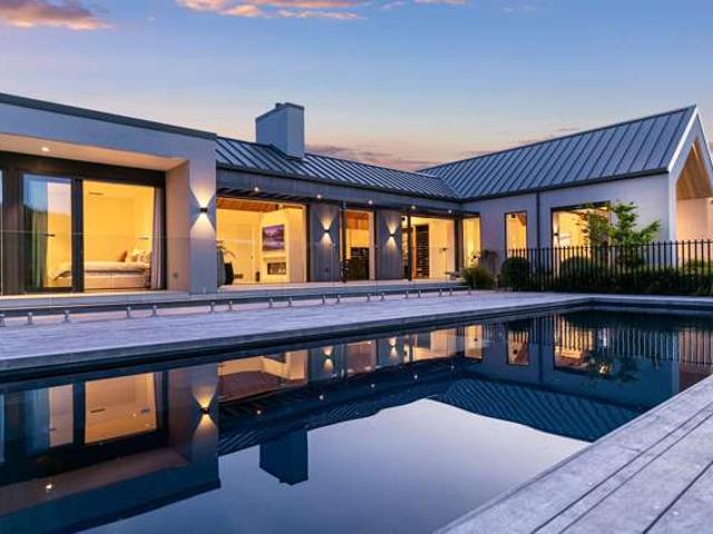 Property for sale in Riverhead