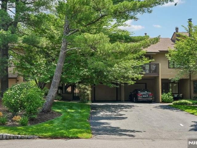 Condo for sale in Mahwah, New Jersey