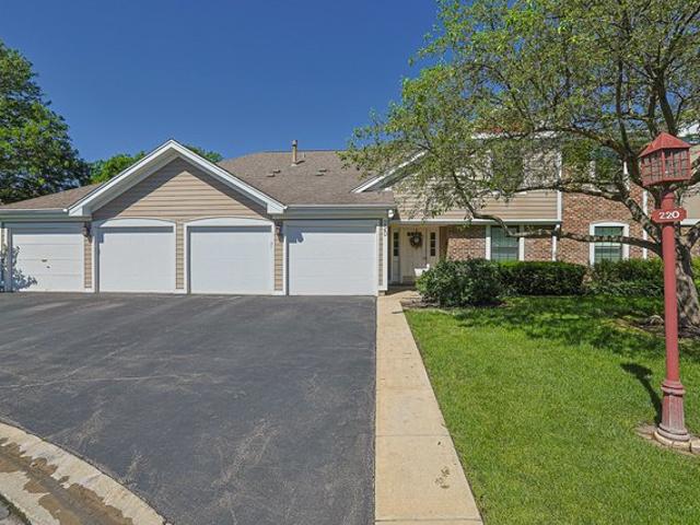 Condo for sale in Schaumburg, Illinois