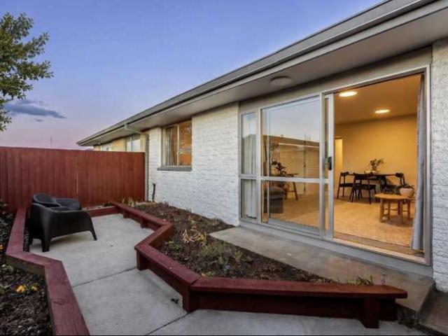 Apartment for sale in Chaslands, Canterbury