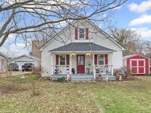 House for sale in De Land, Illinois