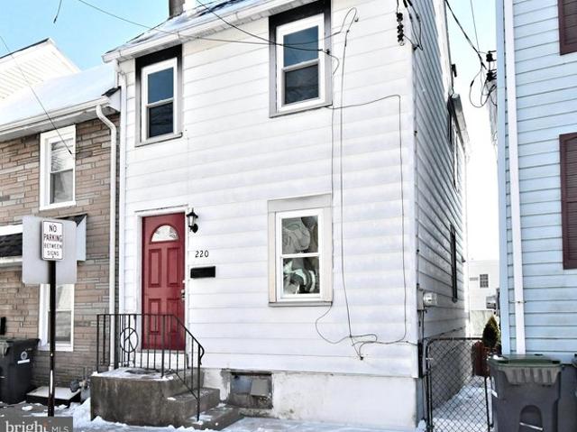 Townhouse for sale in Chester, Pennsylvania