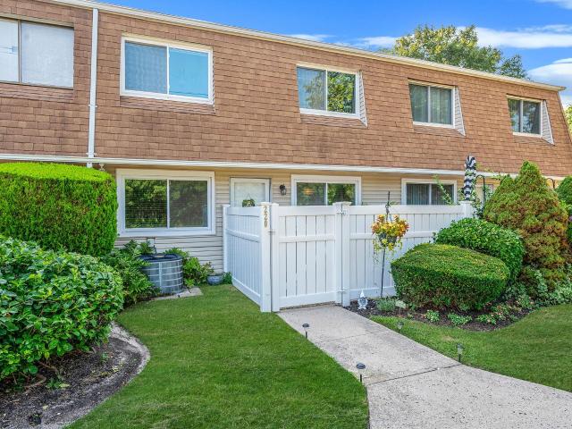 Condo for sale in Holtsville