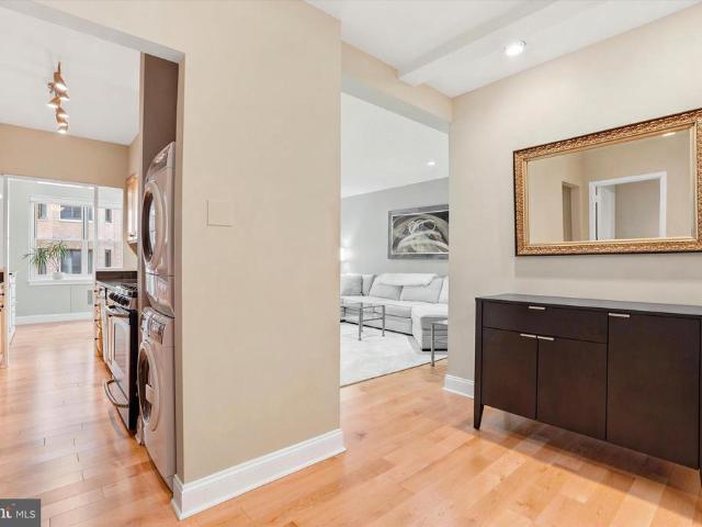 Condo for sale in Philadelphia, Pennsylvania