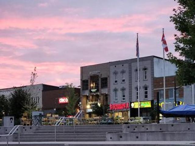 Commercial for rent in Barrie, Ontario