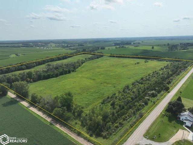 Farm for sale in Cedar, Iowa