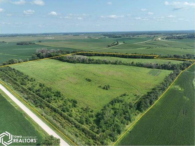 Farm for sale in Cedar, Iowa