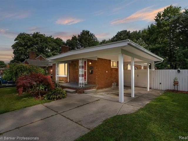House for sale in Saint Clair Shores, Macomb County