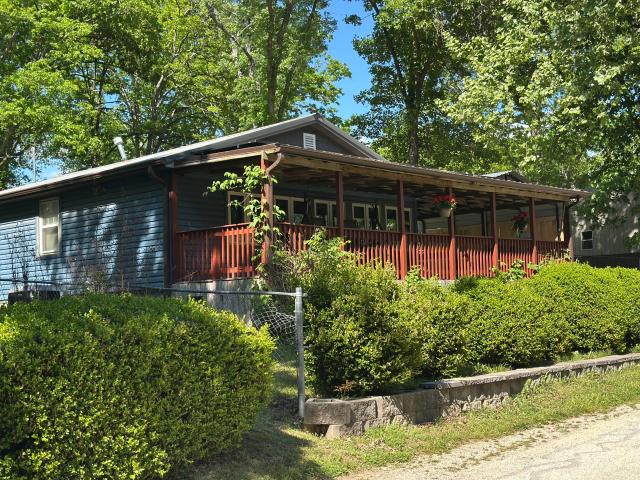 House for sale in Stone, Missouri