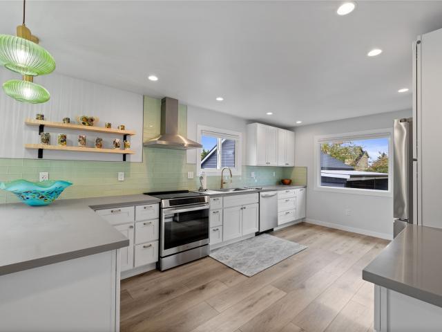 House for sale in Devonshire Townhomes, University Place